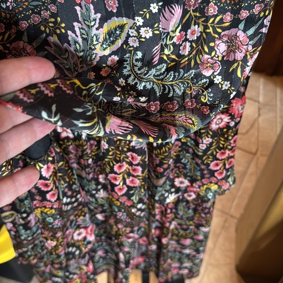 Forever 21 Black Floral Metallic Tiered Maxi Dress Lace Up Size Medium - Picture 5 of 10